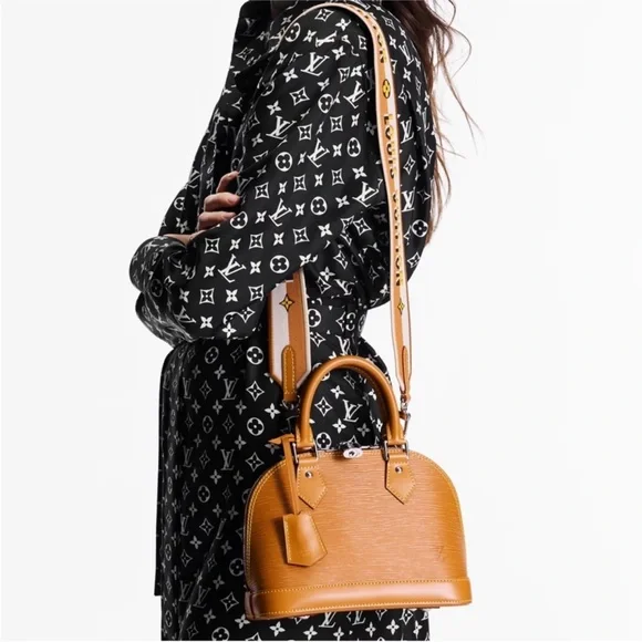 ❌SOLD❌LOUIS VUITTON Epi Leather Alma BB on Strap - Picture 10 of 10